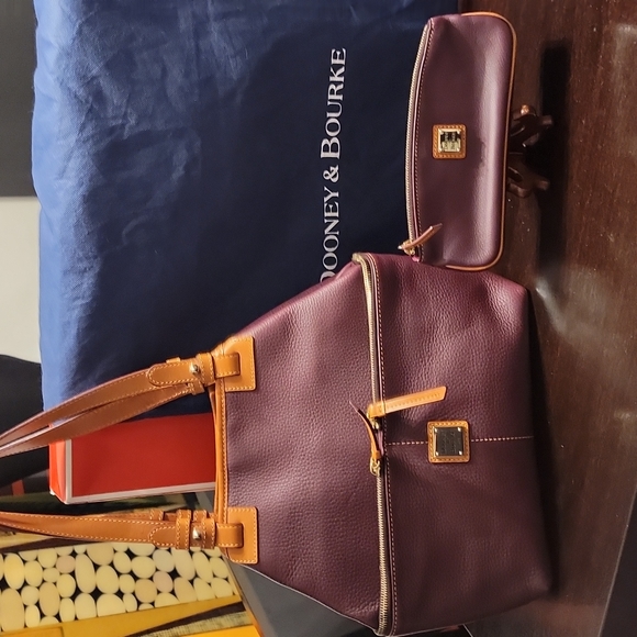 Dooney & Bourke Handbags - Dooney & Bourke Leather Bag w Bonus bag. *Firm Price*